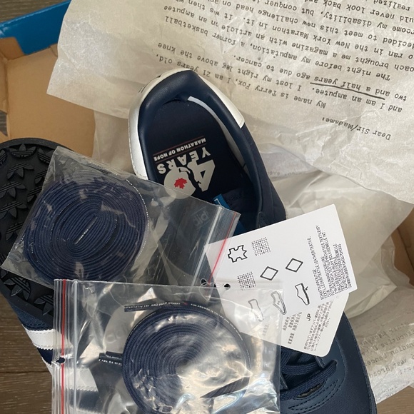 M8/W9.5  Adidas Terry Fox 40th Anniversary Gazelle - New in box - Picture 4 of 7